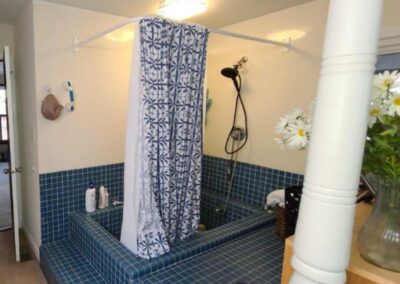 A covered look bathroom design